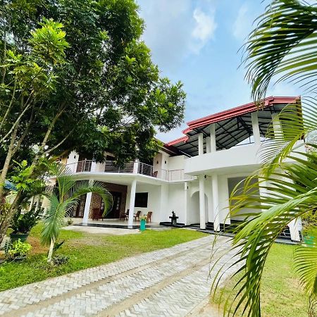 White Win Villa Elewela Exterior foto